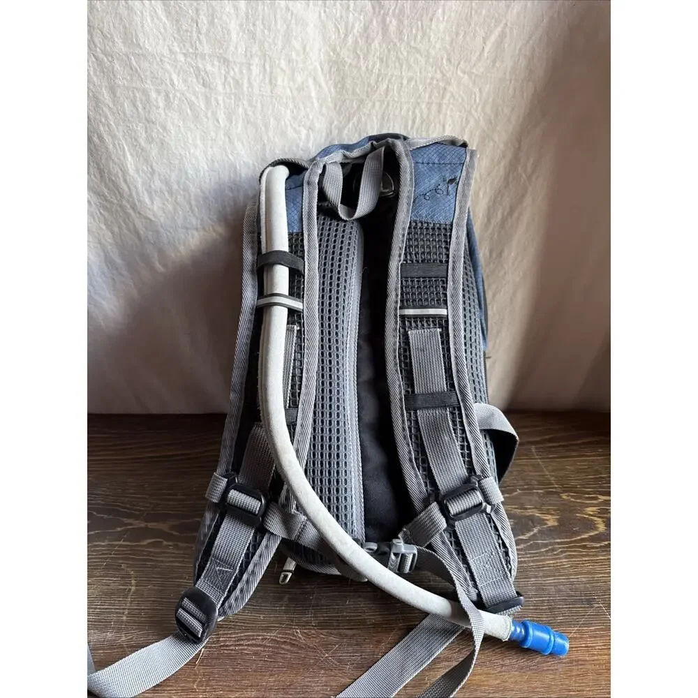 Columbus CHP20-N Hydration Backpack Blue/Black 15” Outdoor Daypack Organizer